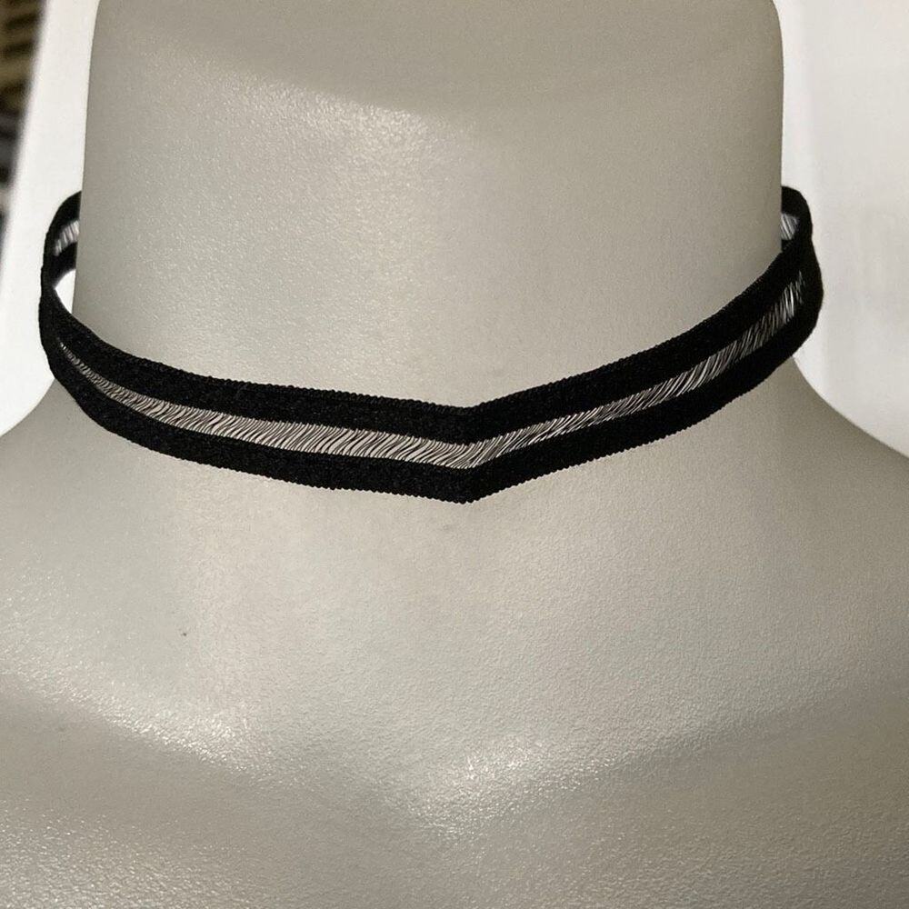 Lace choker solid and sheer